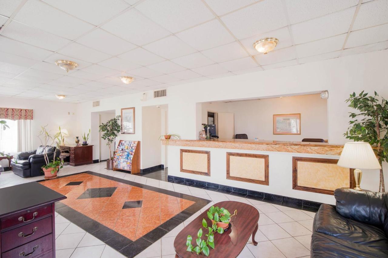 Hotel O Houston East Channelview I-10 מראה חיצוני תמונה
