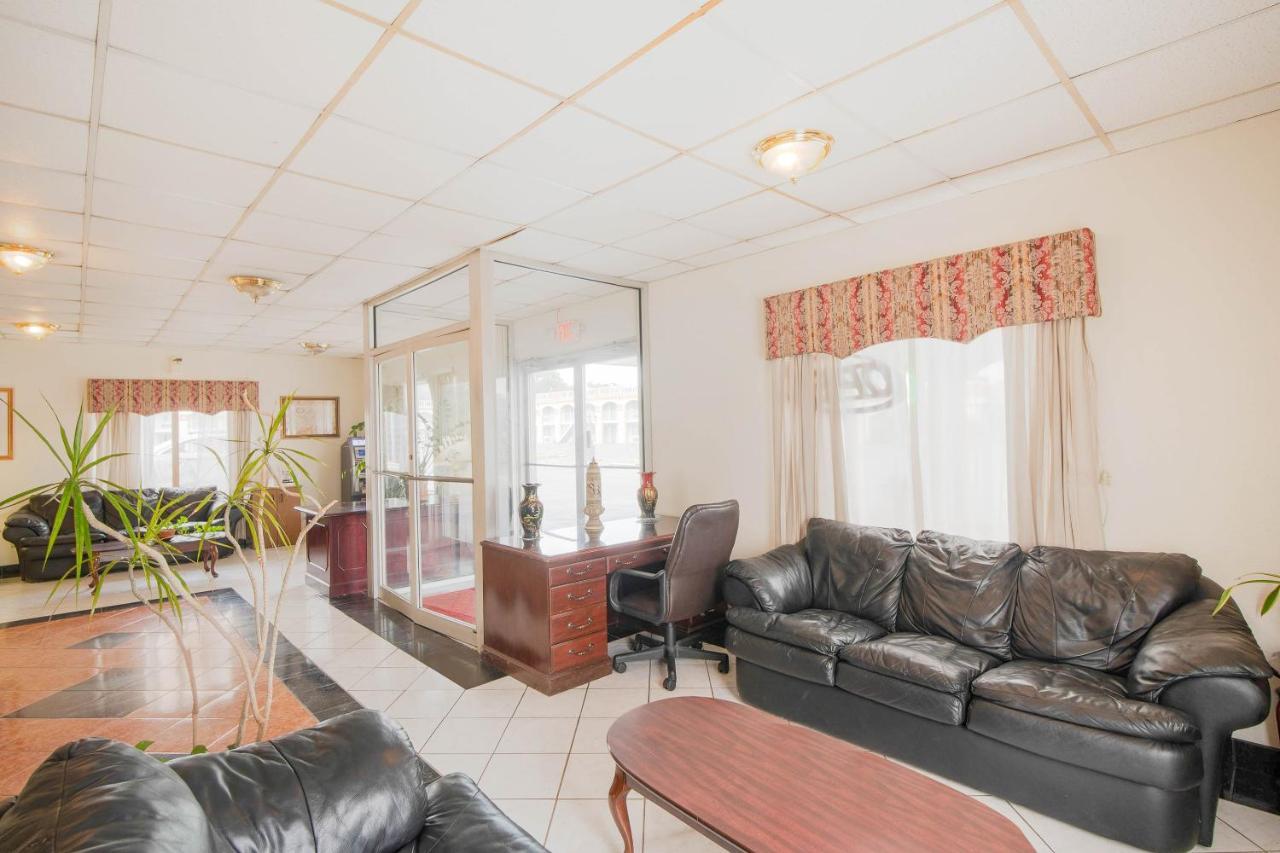 Hotel O Houston East Channelview I-10 מראה חיצוני תמונה