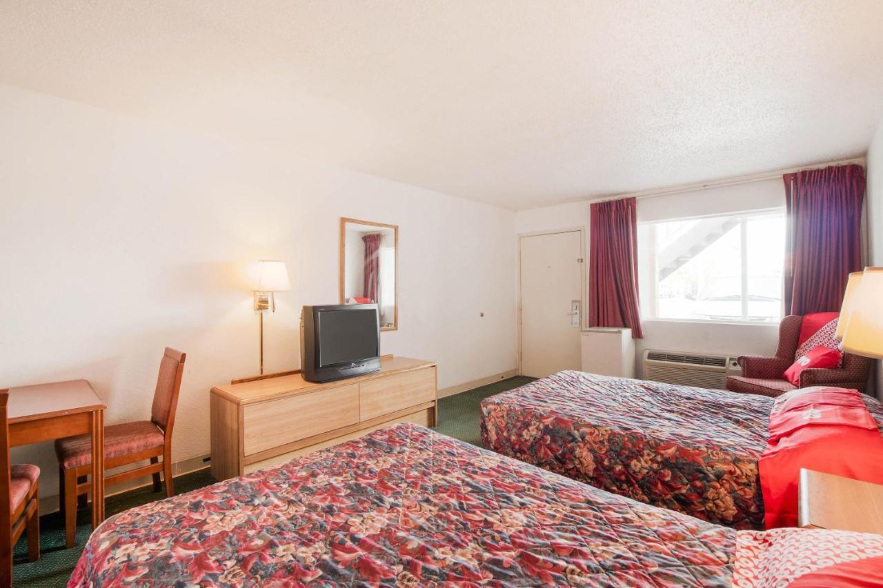 Hotel O Houston East Channelview I-10 מראה חיצוני תמונה