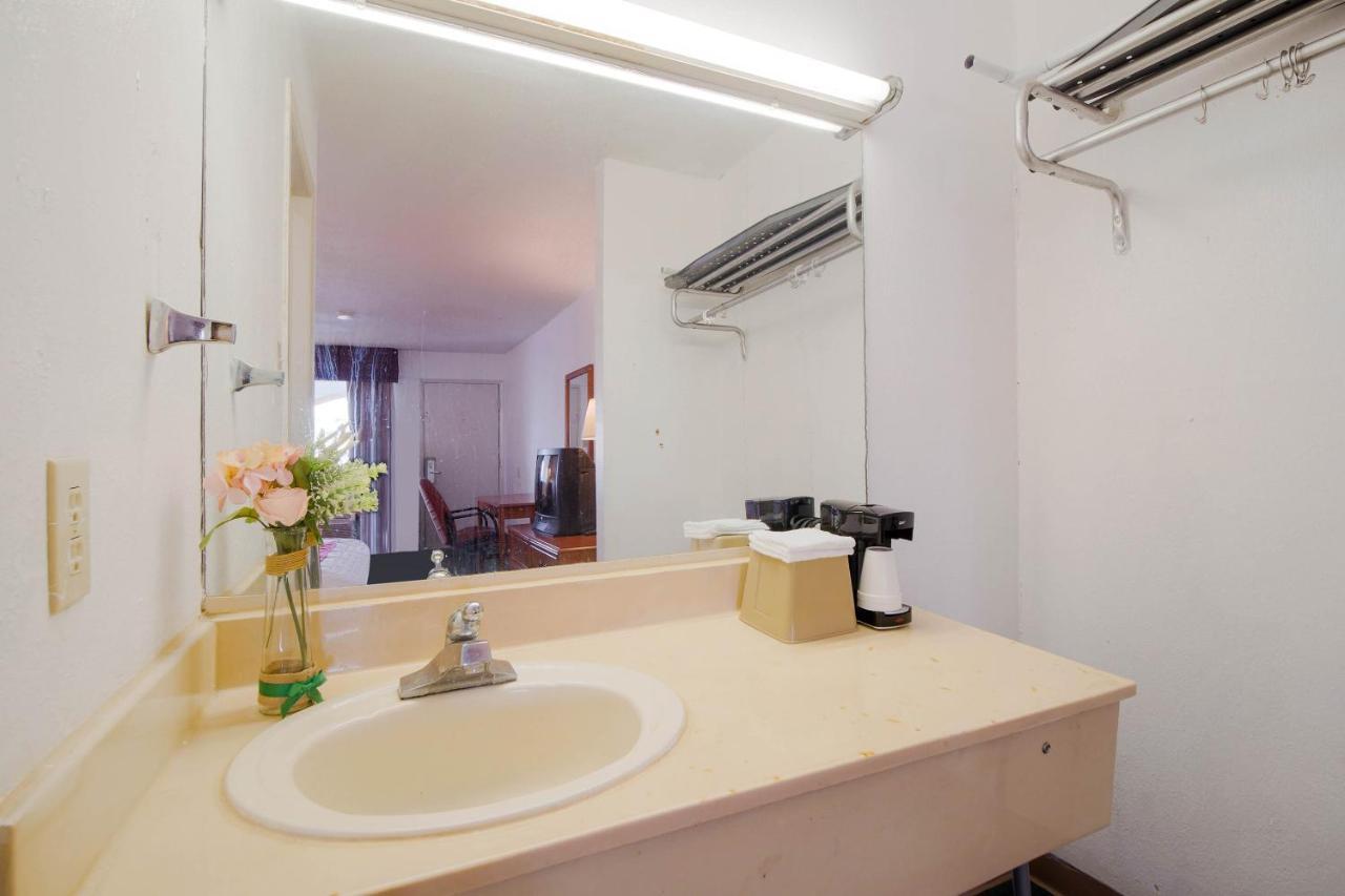 Hotel O Houston East Channelview I-10 מראה חיצוני תמונה